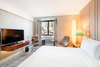 King Executive Room with Dome View, 1 King Bed (Lounge Access)