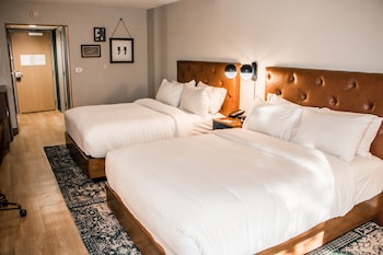 Room, 2 Queen Beds (Mobility Accessible, Tub)