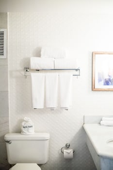 Room, 1 King Bed, Accessible, Bathtub (Hearing)