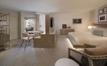 Suite, 1 King Bed, Balcony (Garden Junior)
