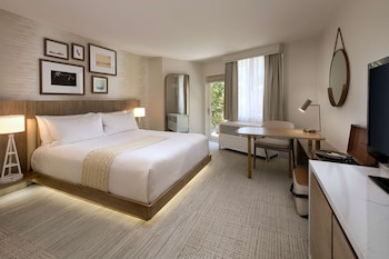 Room, 1 King Bed, Garden View