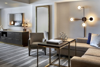 Executive Suite, 1 King Bed with Sofa bed