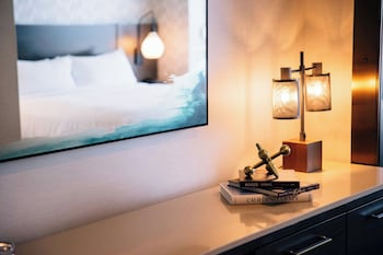 Executive Suite, 1 King Bed with Sofa bed
