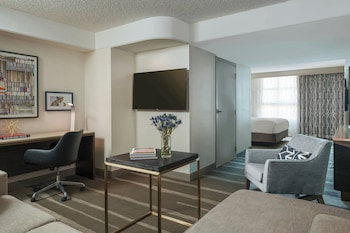 Executive Suite, 1 King Bed with Sofa bed