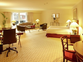Suite, 2 Twin Beds (Ambassador)