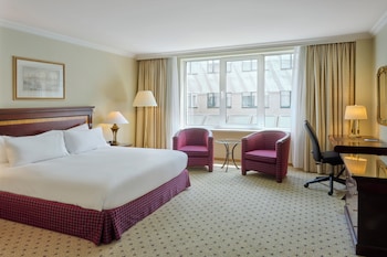 Deluxe Room, 1 King Bed
