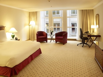 Deluxe Room, 1 King Bed