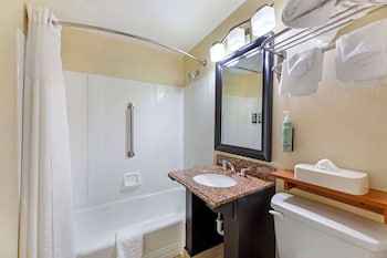 Standard Room, 2 Queen Beds, Non Smoking, Refrigerator