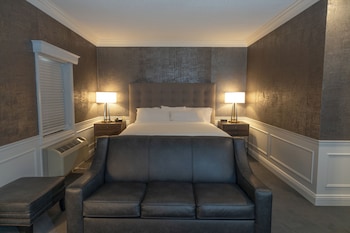 Suite, 1 King Bed (Resort)