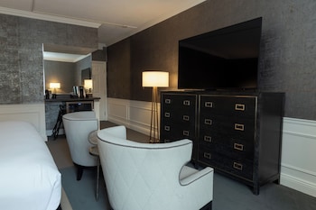 Executive Suite, Multiple Beds