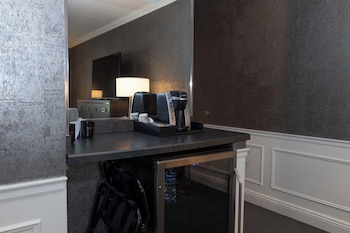 Executive Suite, Multiple Beds