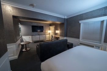 Suite, 1 King Bed (Resort)