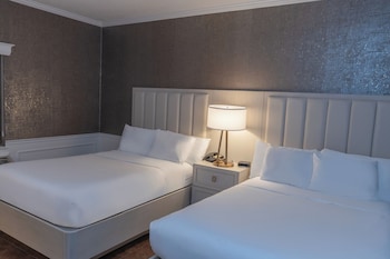 Double Room, 2 Double Beds (Pet)