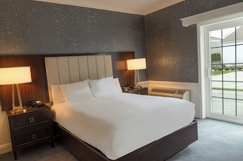 Luxury Room, 1 Queen Bed (Veranda)