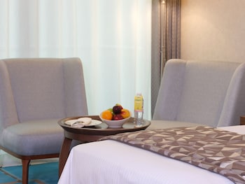 Premium Room, 1 King Bed (Minibar)