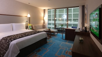 Premium Room, 1 King Bed (Minibar)