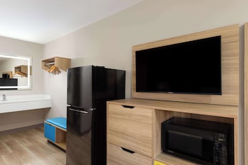 Room, 1 King Bed, Non Smoking