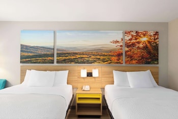 Room, 2 Queen Beds, Non Smoking