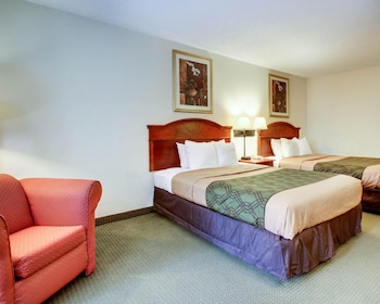 Standard Room, 2 Queen Beds, Smoking