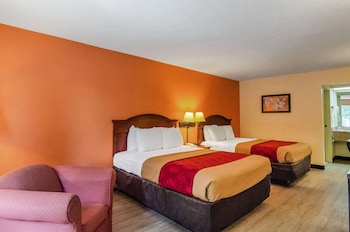 Suite, 2 Queen Beds, Non Smoking