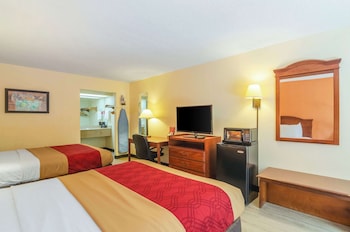 Suite, 2 Queen Beds, Non Smoking