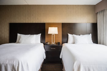 Suite, Multiple Beds, 2 Bathrooms