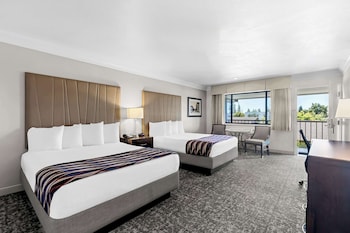 Standard Room, 2 Queen Beds, Non Smoking, Refrigerator & Microwave (Pet Friendly)