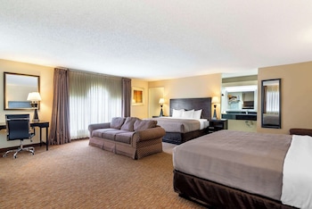 Suite, Multiple Beds, Non Smoking