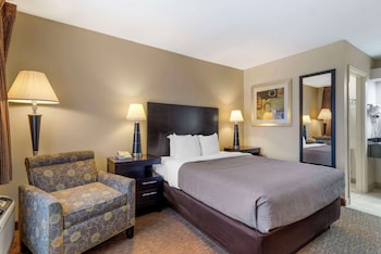 Standard Room, 1 Queen Bed, Non Smoking