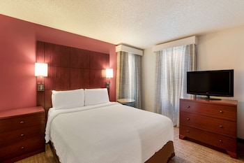 Suite, 2 Queen Beds, Non Smoking (with Sofabed, Full Kitchen)