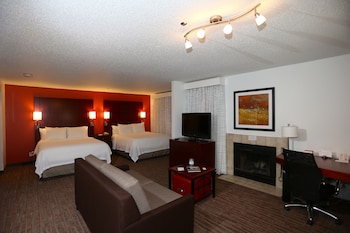 Suite, 2 Queen Beds, Non Smoking (with Sofabed, Full Kitchen)