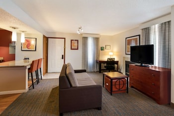 Suite, 1 King Bed, Accessible, Non Smoking (with Sofabed, Full Kitchen)