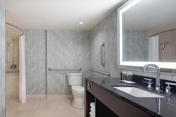 Standard Room, 2 Queen Beds (Mobility/Hearing Access, Roll-In Shwr)