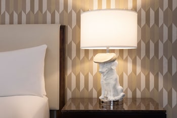 Room, 1 King Bed, City View (Hearing Accessible)