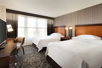Suite, 2 Double Beds, Mountain View
