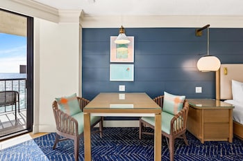 Junior Suite, 1 King Bed, Beachfront