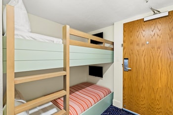 Room, 1 King Bed, Lanai, Pool View