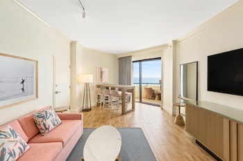 Deluxe Suite, 1 King Bed (1 Bedroom)