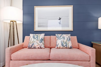 Suite, 1 King Bed, Lanai, Beachfront