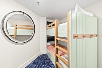 Deluxe Suite, 2 Queen Beds, Non Smoking, Beachfront