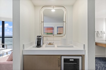 Executive Room, 1 King Bed, Beachfront
