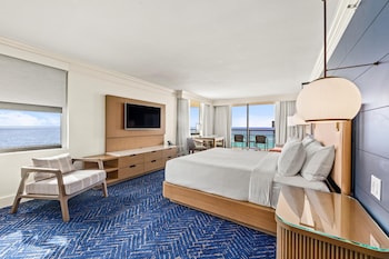 Junior Suite, 1 King Bed, Beachfront