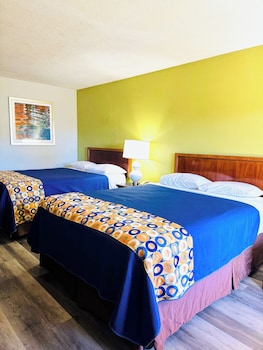 Room, 2 Queen Beds, Smoking