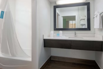 1 King 1Bdrm Suite w/ Sofabed, Non Smoking