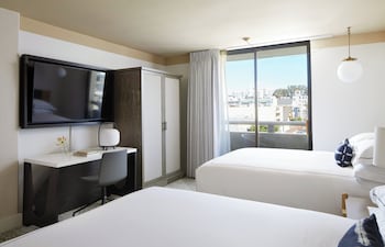 Room, 2 Queen Beds, Balcony