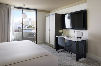 Room, 1 King Bed, Balcony