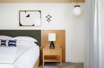Room, 1 King Bed, Accessible, Patio (Mobility)