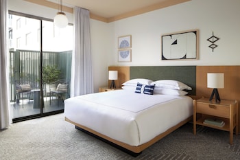 Room, 1 King Bed, Accessible, Patio (Mobility)
