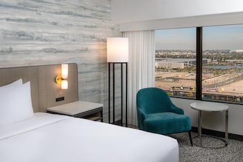 Room, 1 King Bed, Accessible (3x3 Shower)