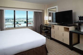 Room, 1 King Bed, Accessible (Hearing)